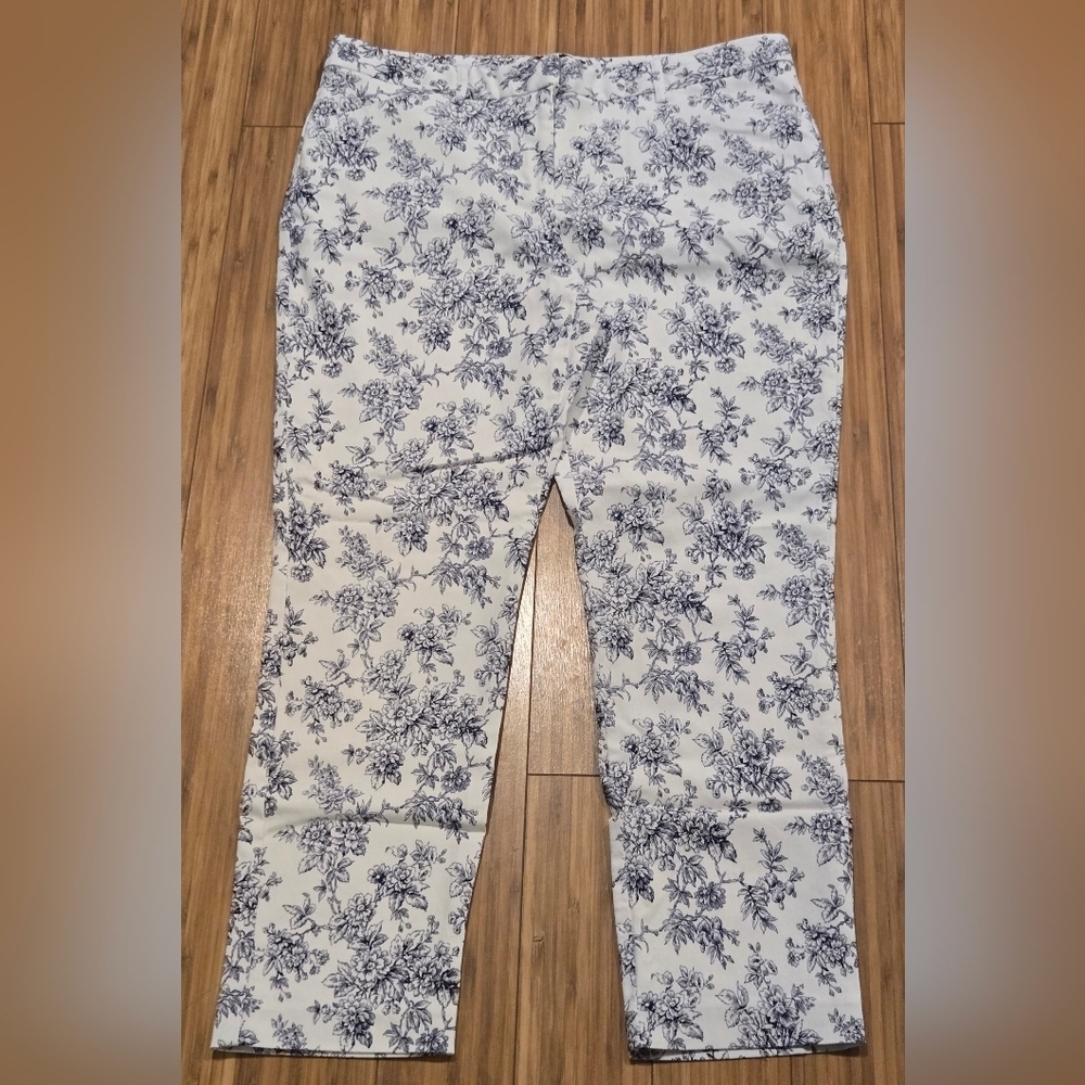 Mario Serrani White and Blue Floral Pants